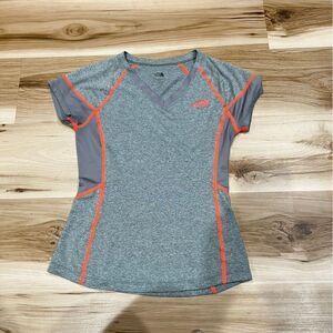 The North Face Grey Flash Dry Short Sleeve Shirt Women’s XS